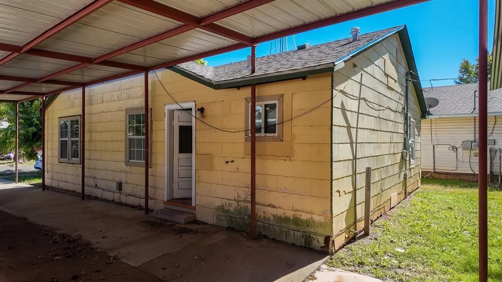 Photo 19 — 616 S 11th Street, Clinton, OK 73601