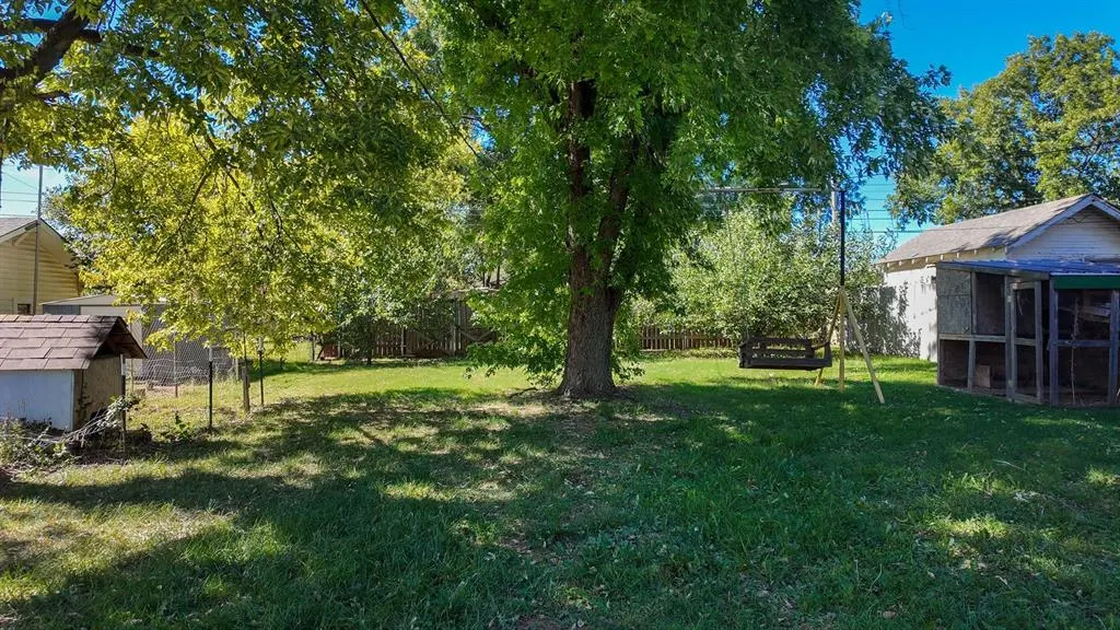 Photo 23 — 616 S 11th Street, Clinton, OK 73601