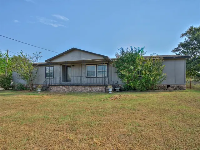 Photo 3 — 1924 S Harrah Road, Harrah, OK 73045