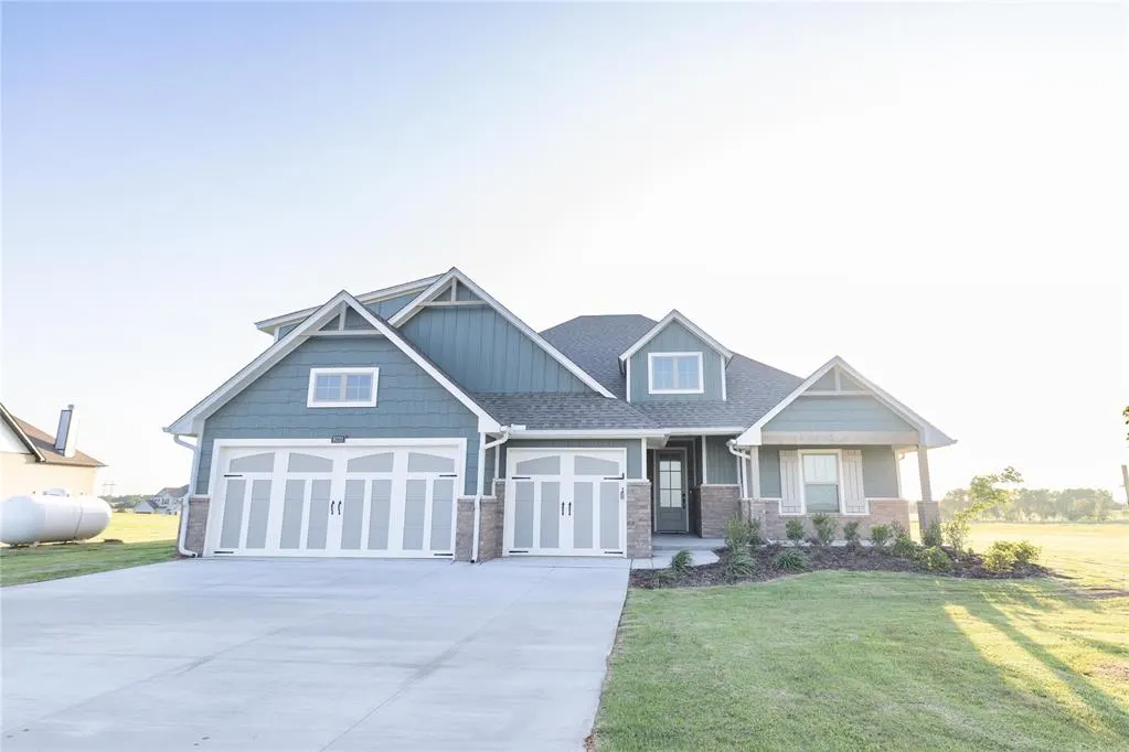Photo 2 — 8221 Coneflower Street, Cashion, OK 73044
