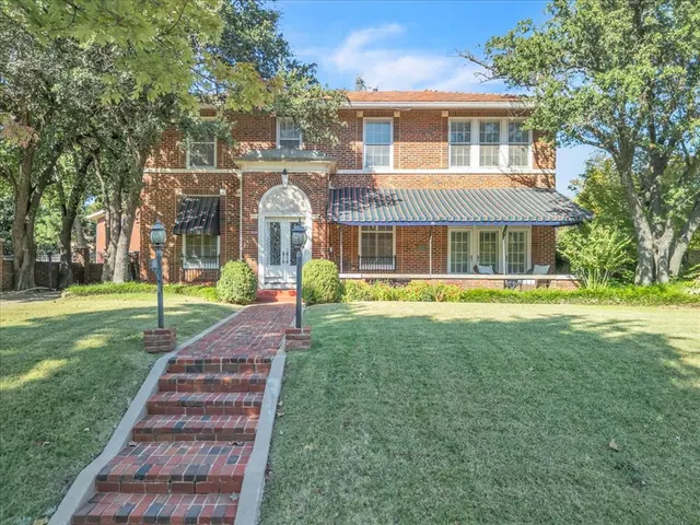 Front exterior — 301 NW 17th Street, Oklahoma City, OK 73103