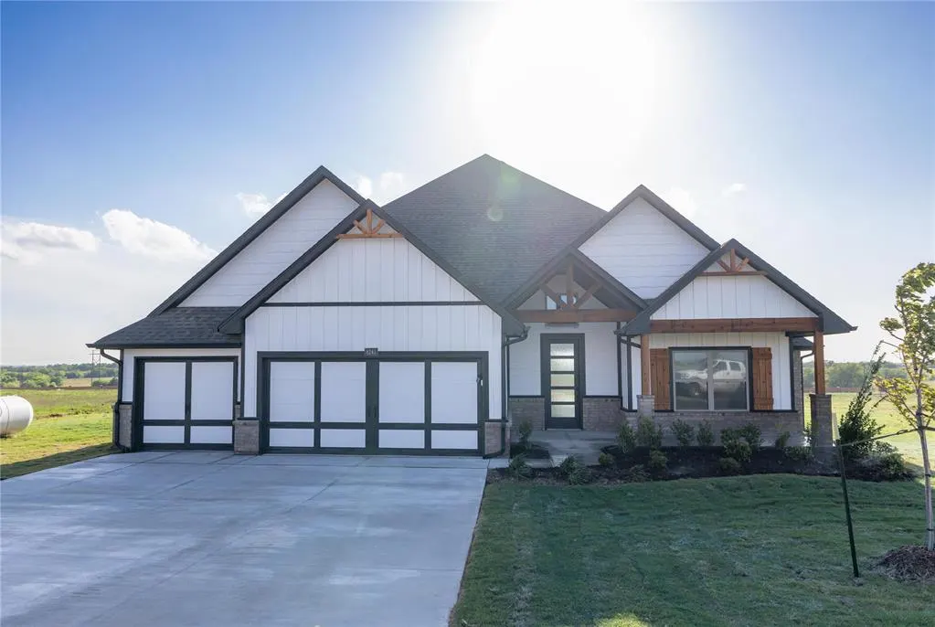 Photo 2 — 8241 Coneflower Street, Cashion, OK 73044