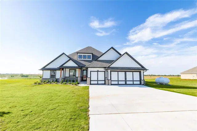 Photo 2 — 12360 Alfalfa Lane, Cashion, OK 73044
