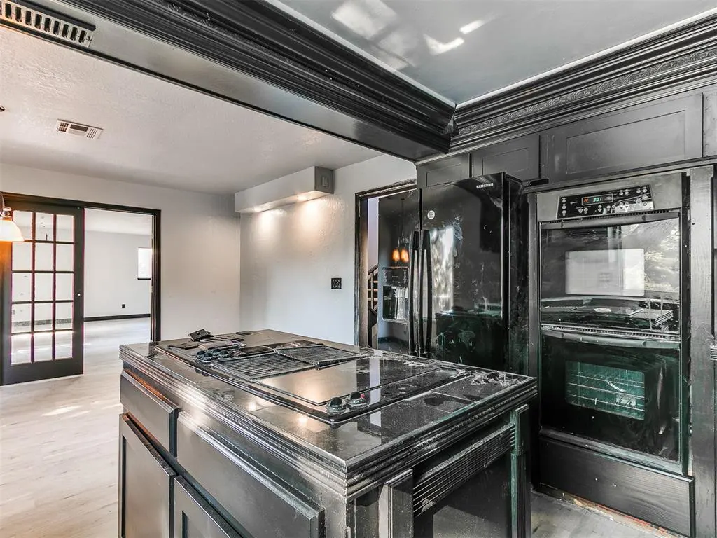 Photo 12 — 6208 W Gun Hill Way, Warr Acres, OK 73132