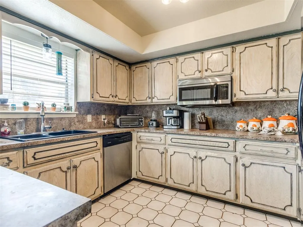 Photo 10 — 29 Timber Creek Way, Shawnee, OK 74804
