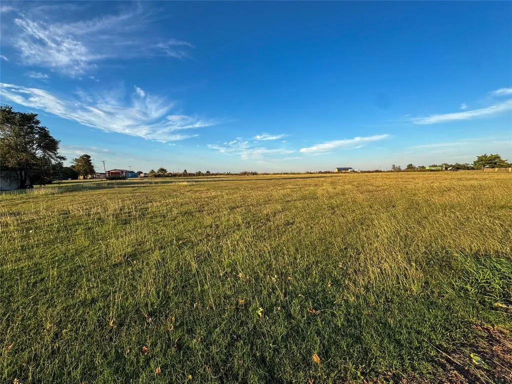 Front exterior — E 1st Street, Leedey, OK 73654