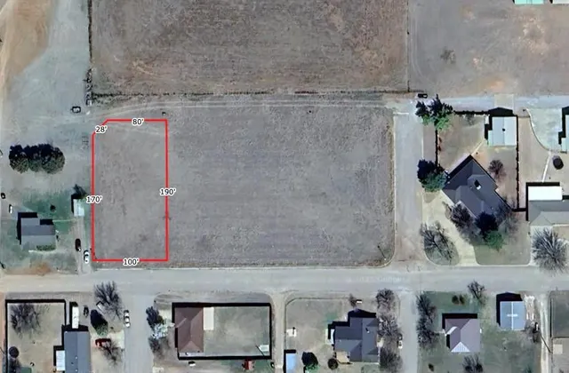 Photo 6 — E 1st Street, Leedey, OK 73654