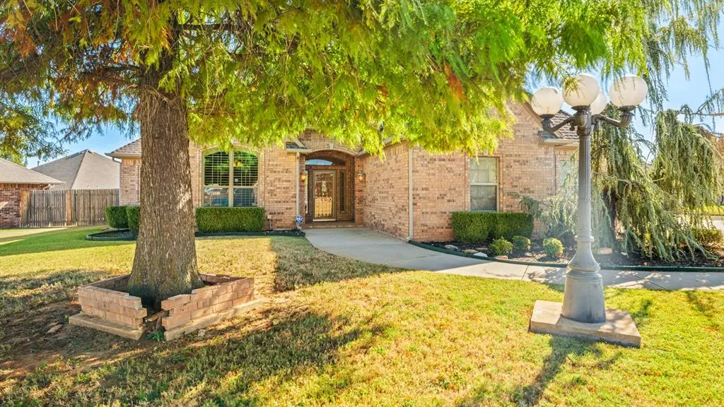 Photo 13 — 9604 Honeysuckle Road, Oklahoma City, OK 73159