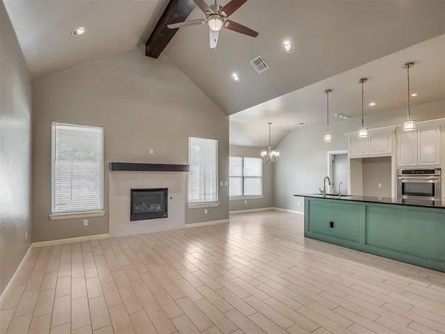 Photo 5 — 9921 Rockwell Terrace, Oklahoma City, OK 73162