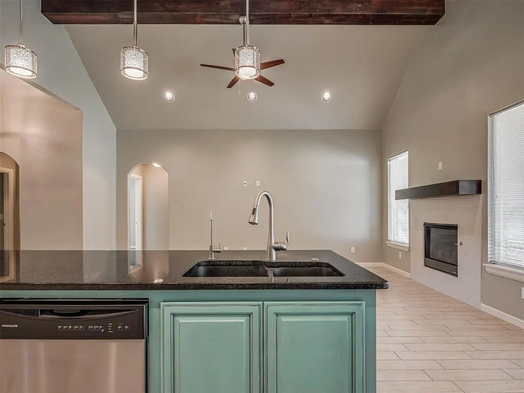 Photo 14 — 9921 Rockwell Terrace, Oklahoma City, OK 73162