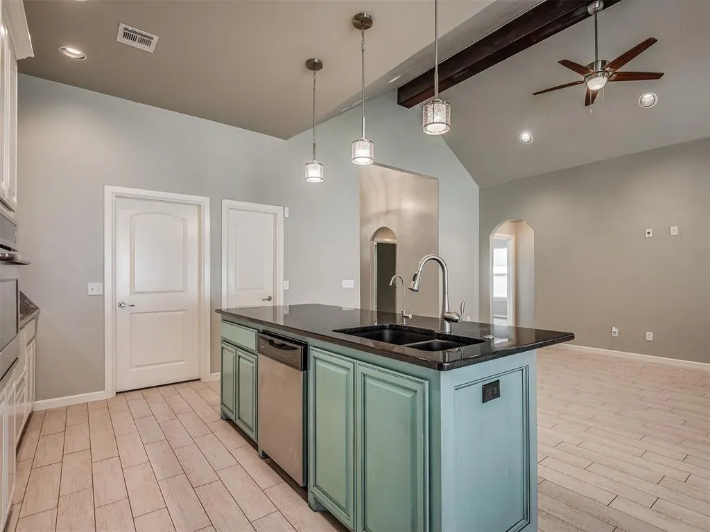 Photo 16 — 9921 Rockwell Terrace, Oklahoma City, OK 73162