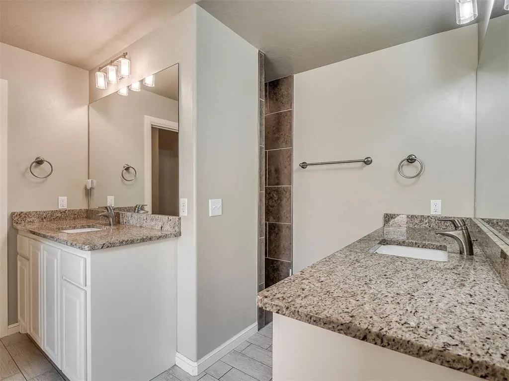 Photo 26 — 9921 Rockwell Terrace, Oklahoma City, OK 73162