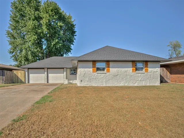 Photo 2 — 7521 NW 25th Terrace, Bethany, OK 73008