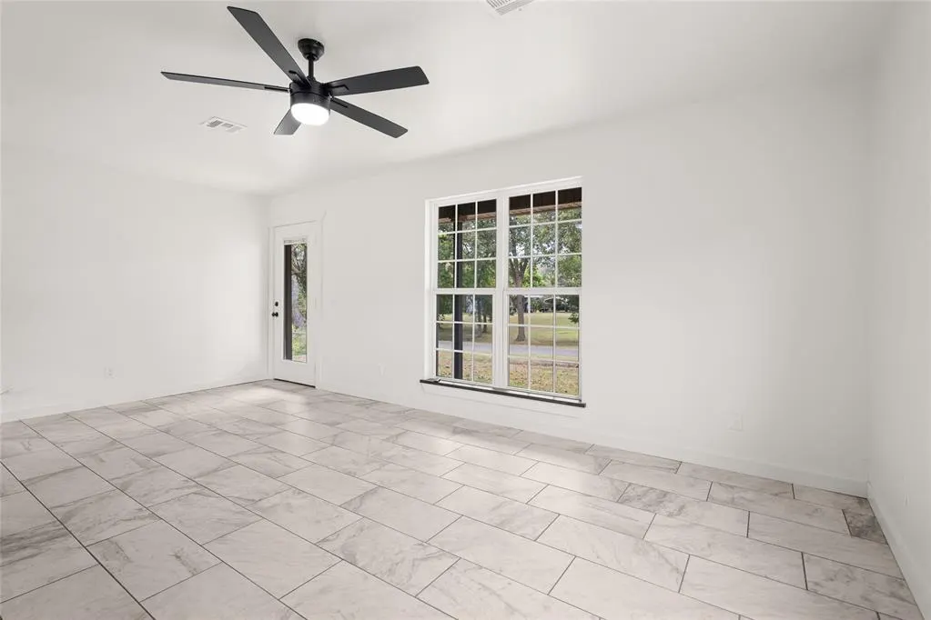 Photo 5 — 319 N Spruce, Stratford, OK 74872