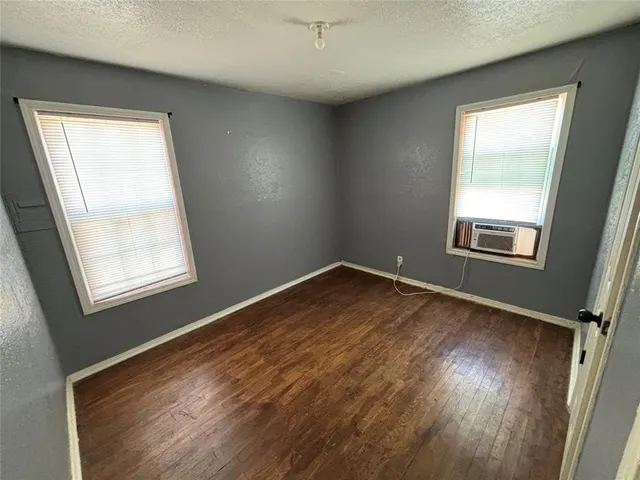 Photo 7 — 509 Chris Avenue, Altus, OK 73521