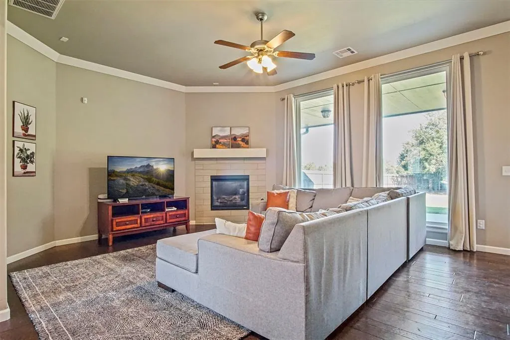 Photo 3 — 9500 Russell Drive, Yukon, OK 73099