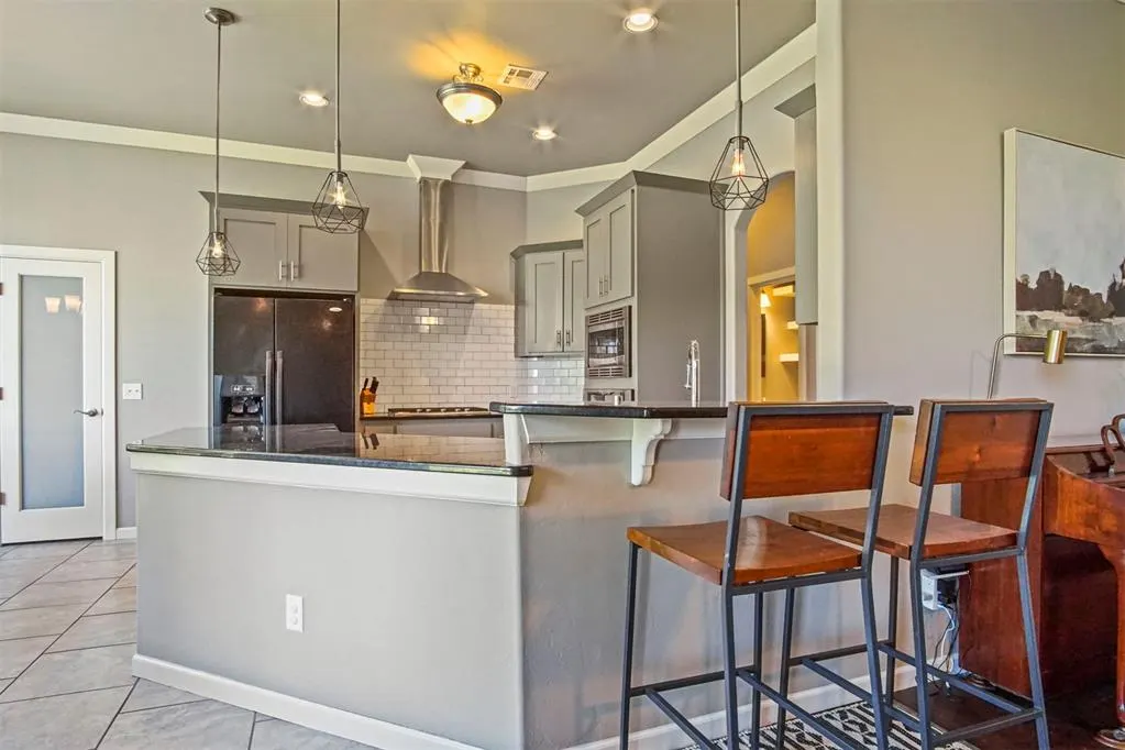 Photo 6 — 9500 Russell Drive, Yukon, OK 73099