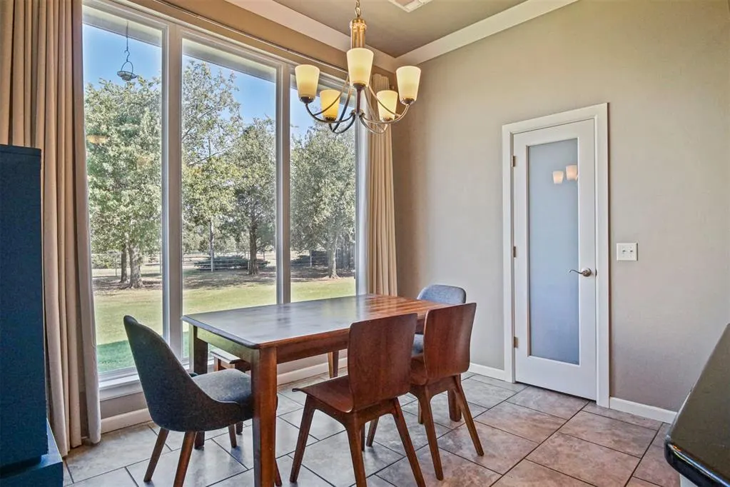 Photo 12 — 9500 Russell Drive, Yukon, OK 73099