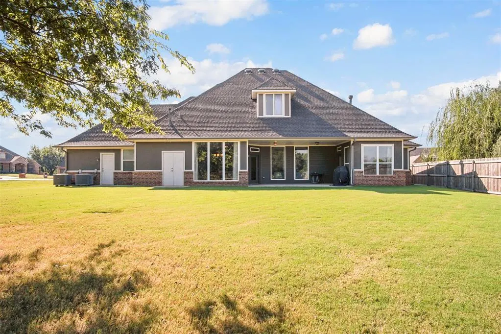 Photo 39 — 9500 Russell Drive, Yukon, OK 73099