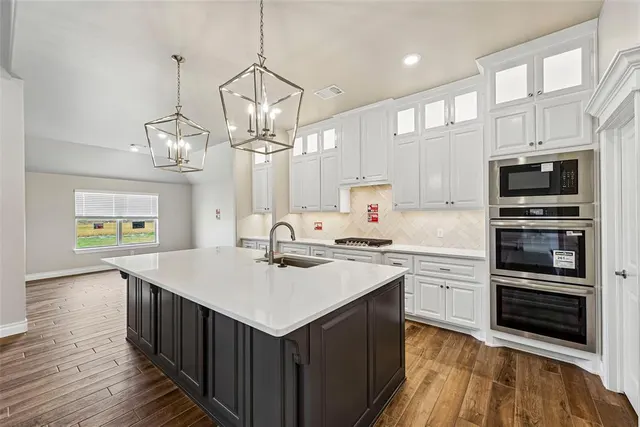 Photo 3 — 12385 Alfalfa Lane, Cashion, OK 73044