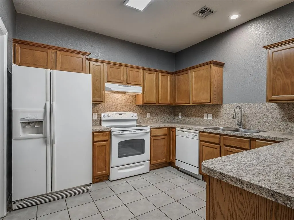 Photo 12 — 7112 Eagles Landing, Oklahoma City, OK 73135