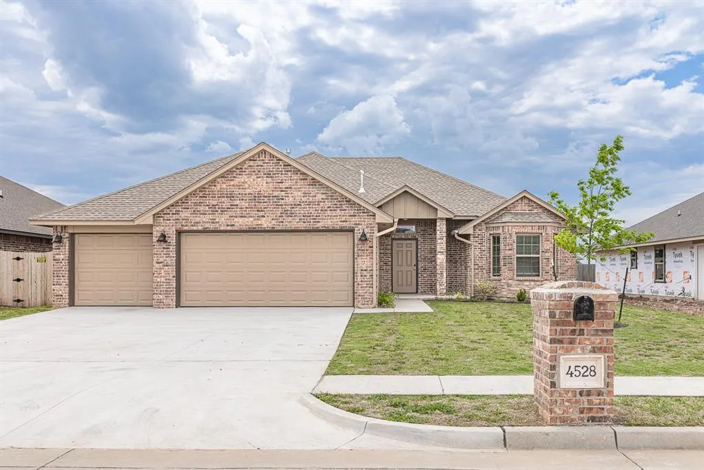 Front exterior — 4528 Adobe Court, Yukon, OK 73099