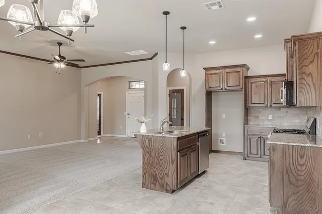 Photo 8 — 4528 Adobe Court, Yukon, OK 73099