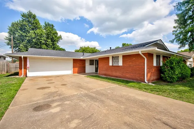 Photo 3 — 1513 Kaw Street, Enid, OK 73703