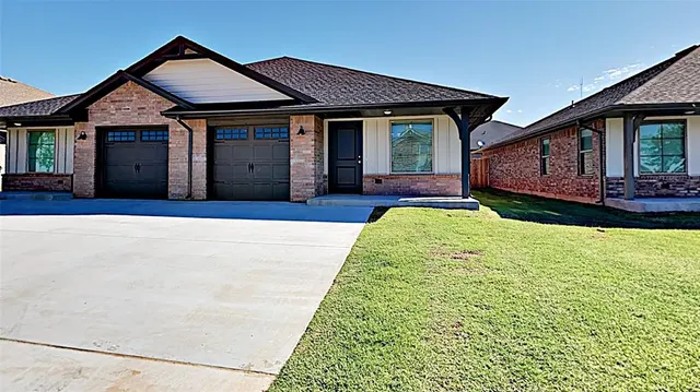 Front exterior — 427 Summit Ridge Drive, Oklahoma City, OK 73114