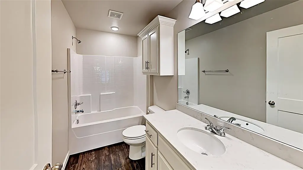 Photo 6 — 427 Summit Ridge Drive, Oklahoma City, OK 73114