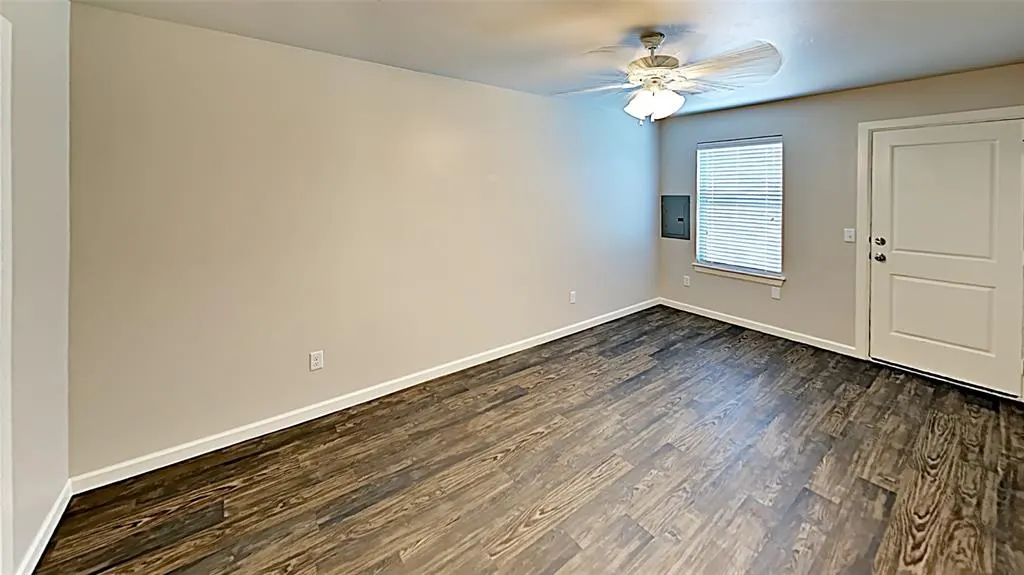 Photo 14 — 427 Summit Ridge Drive, Oklahoma City, OK 73114