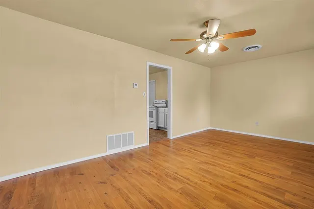 Photo 6 — 300 Gary Street, Mangum, OK 73554