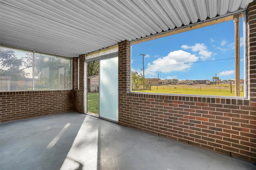 Photo 24 — 300 Gary Street, Mangum, OK 73554