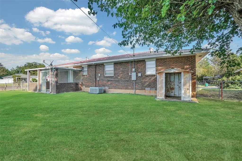 Photo 25 — 300 Gary Street, Mangum, OK 73554
