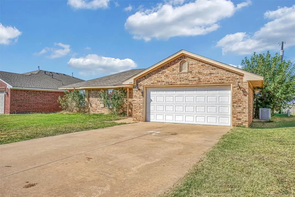 Photo 3 — 1809 Comet Street, Altus, OK 73521