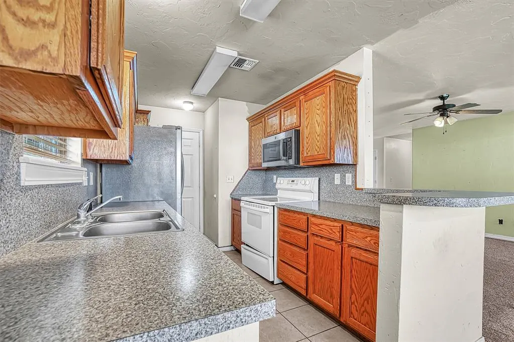 Photo 10 — 1809 Comet Street, Altus, OK 73521