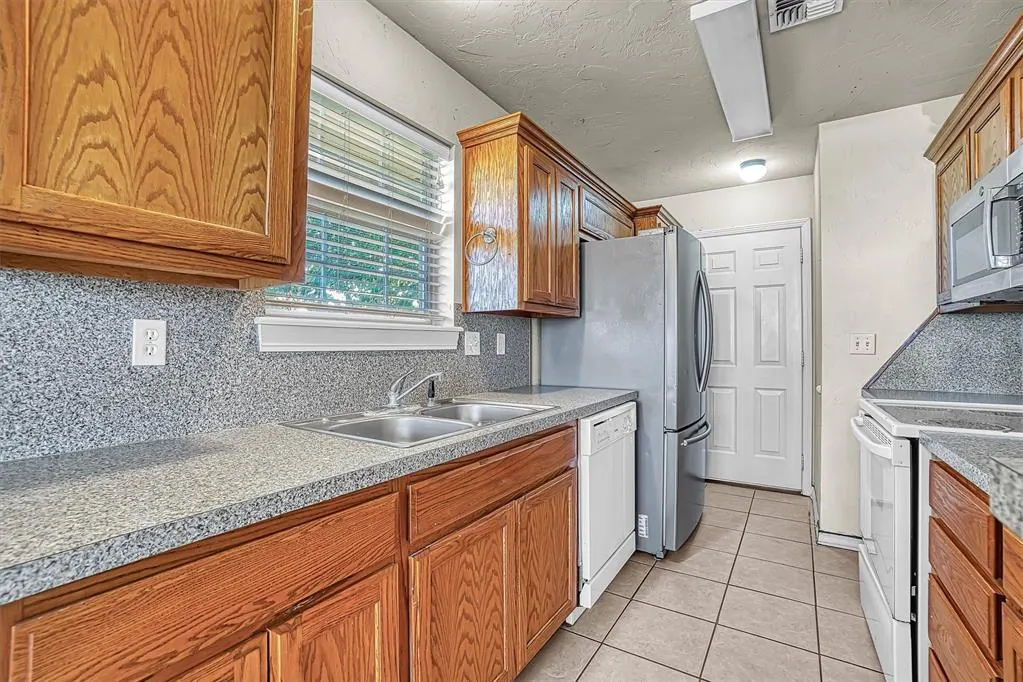 Photo 11 — 1809 Comet Street, Altus, OK 73521