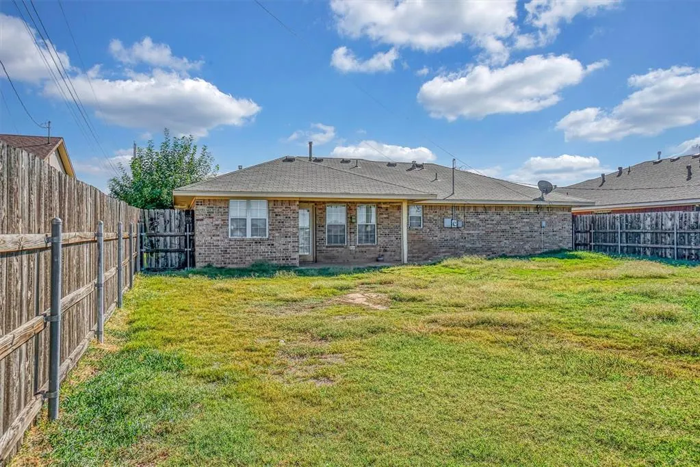 Photo 31 — 1809 Comet Street, Altus, OK 73521