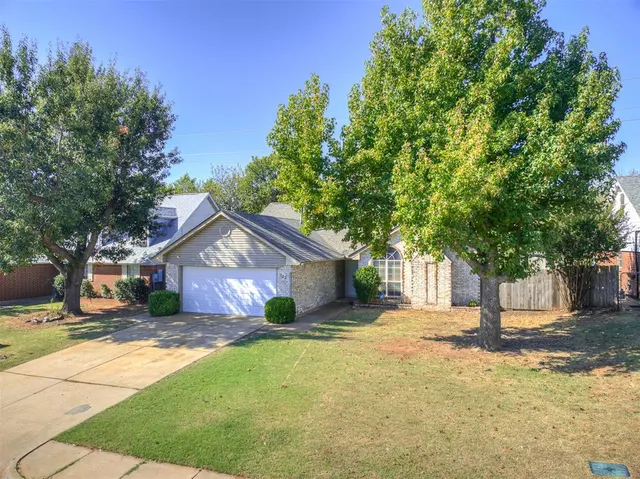 Photo 2 — 105 N Rockypoint Drive, Edmond, OK 73003