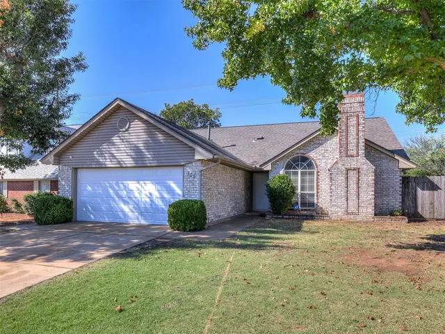 Photo 3 — 105 N Rockypoint Drive, Edmond, OK 73003