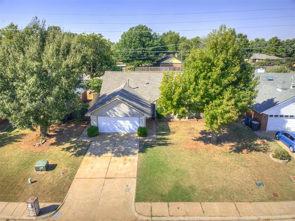 Photo 4 — 105 N Rockypoint Drive, Edmond, OK 73003