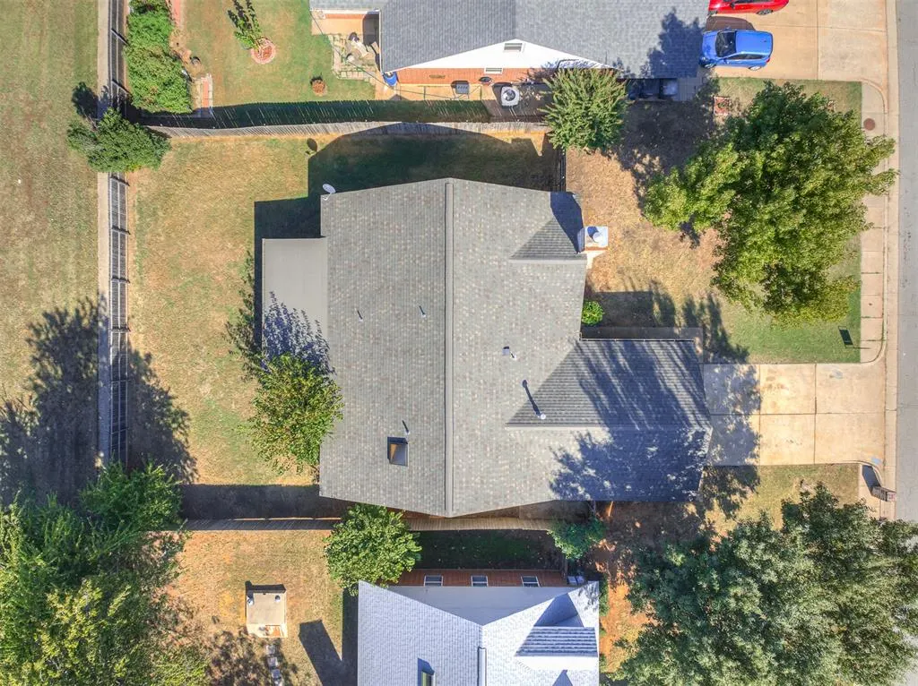 Photo 5 — 105 N Rockypoint Drive, Edmond, OK 73003