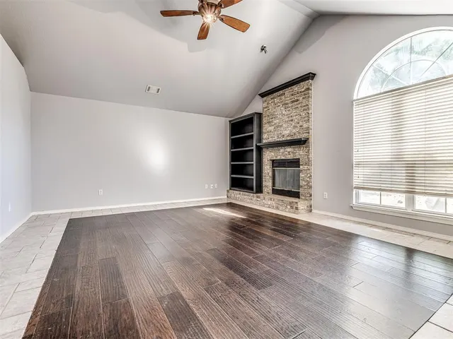 Photo 8 — 105 N Rockypoint Drive, Edmond, OK 73003