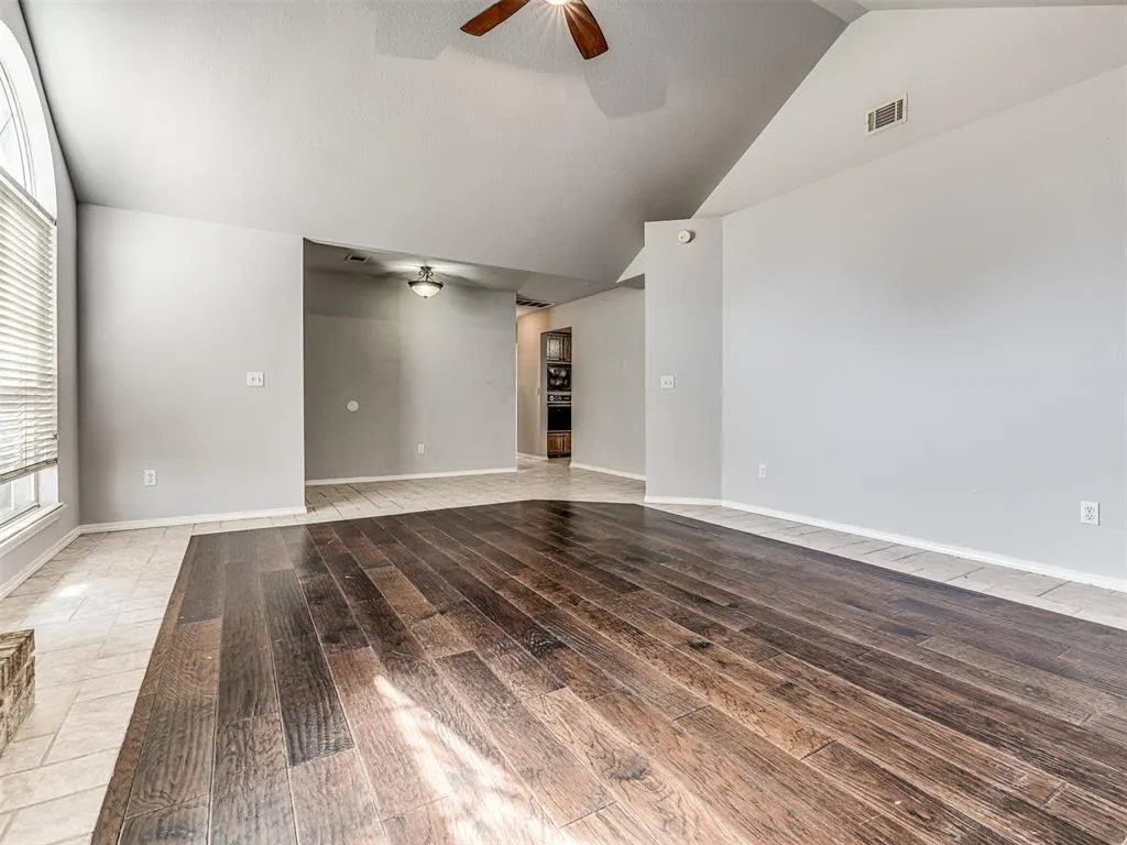 Photo 13 — 105 N Rockypoint Drive, Edmond, OK 73003