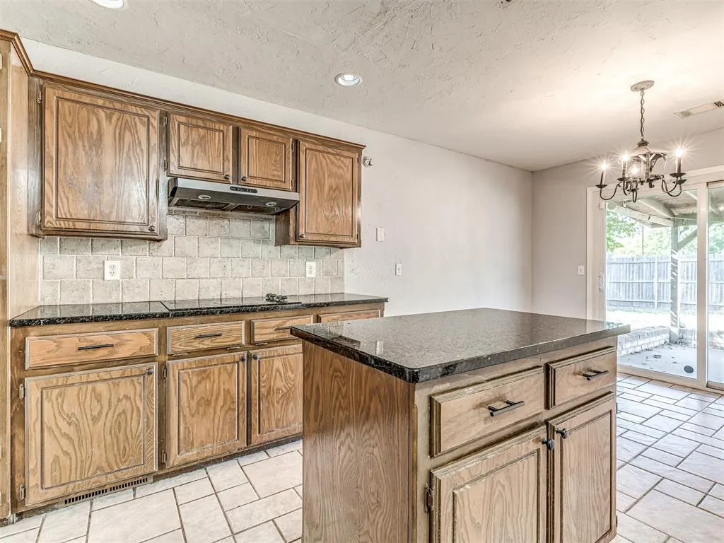 Photo 19 — 105 N Rockypoint Drive, Edmond, OK 73003