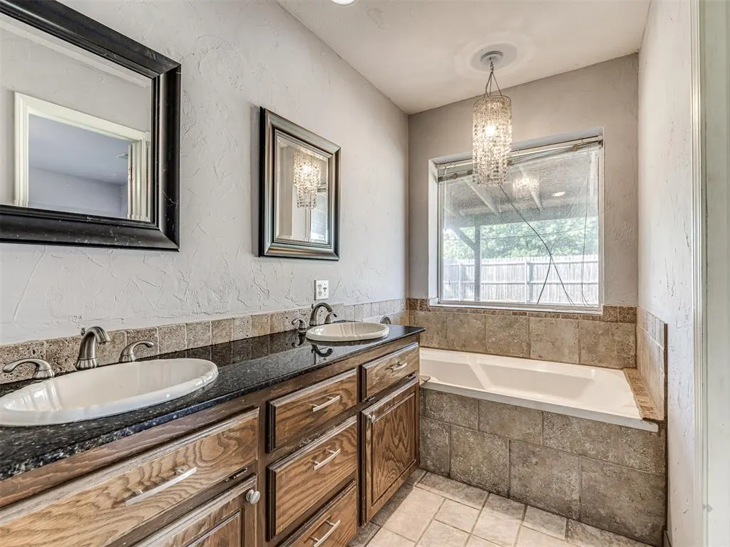 Photo 31 — 105 N Rockypoint Drive, Edmond, OK 73003