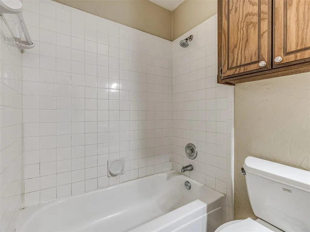 Photo 40 — 105 N Rockypoint Drive, Edmond, OK 73003