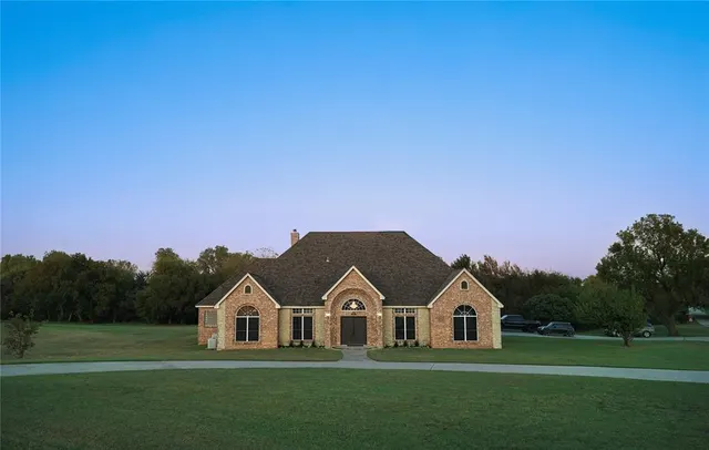 Photo 5 — 900 N Jensen Lane, Yukon, OK 73099