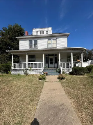 Sold home at 624 E Noble Avenue