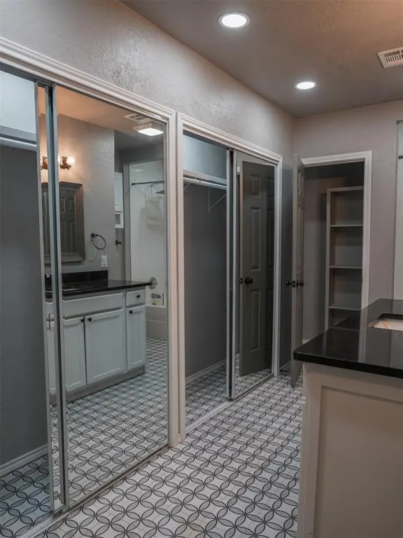 Photo 5 — 5719 NW Chestnut Lane, Lawton, OK 73505